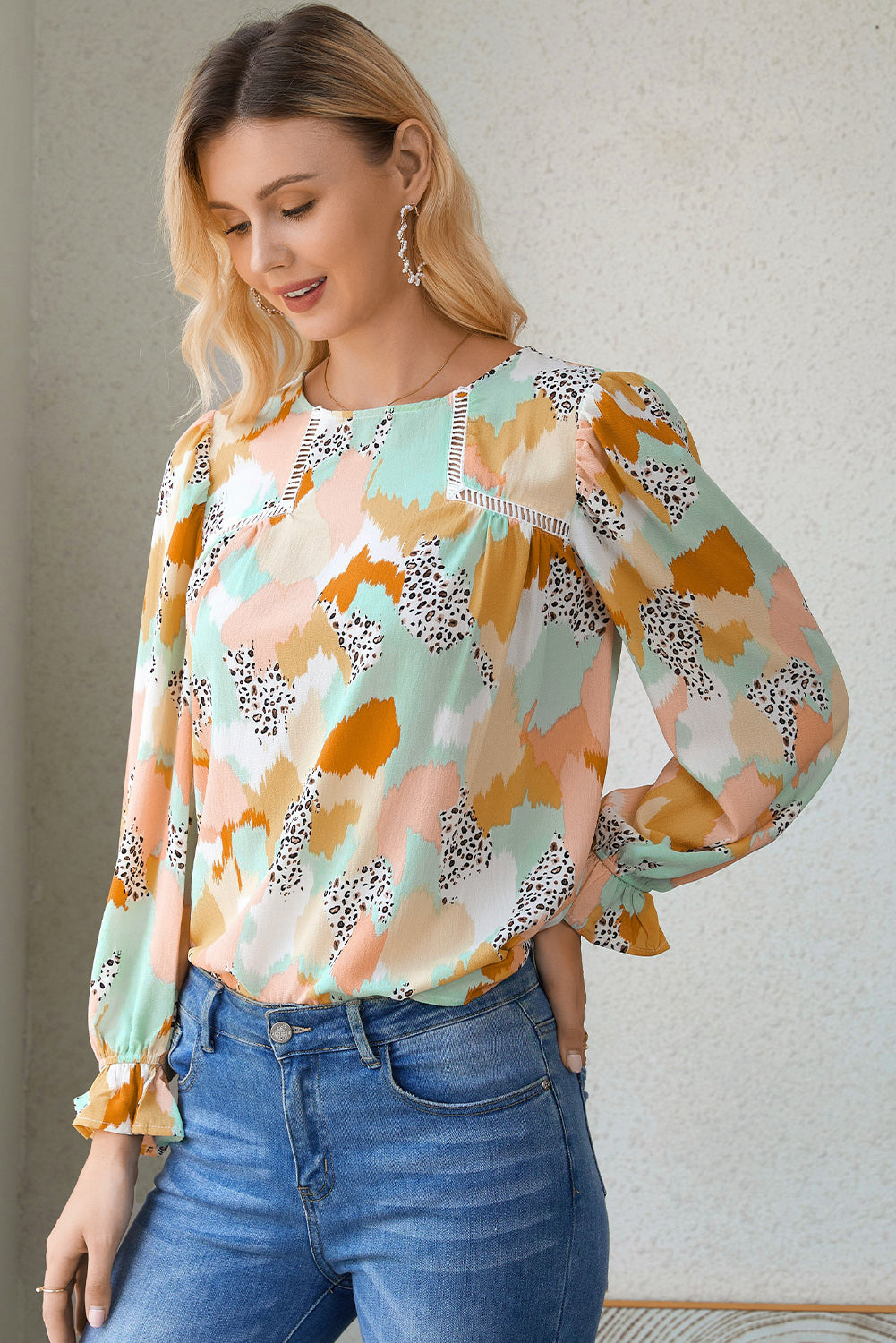 Blouse met geplooide mouwen en knopen