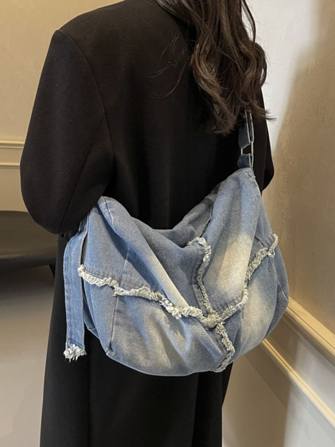 Raw Hem Gradient Crossbody Tas