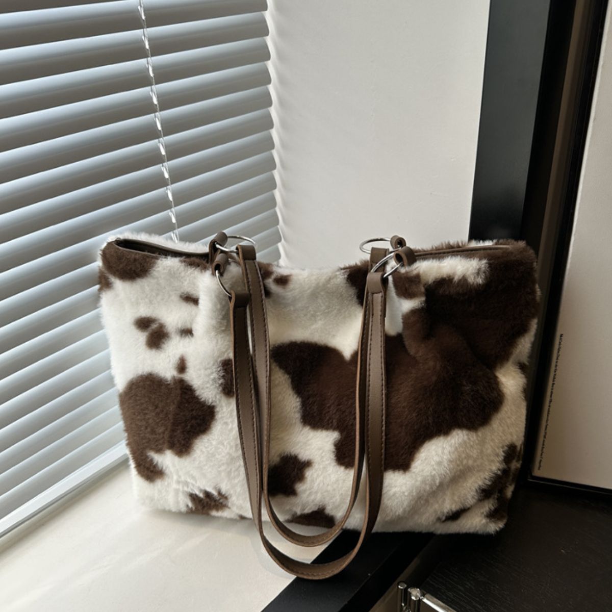 Koeienprint harige tas