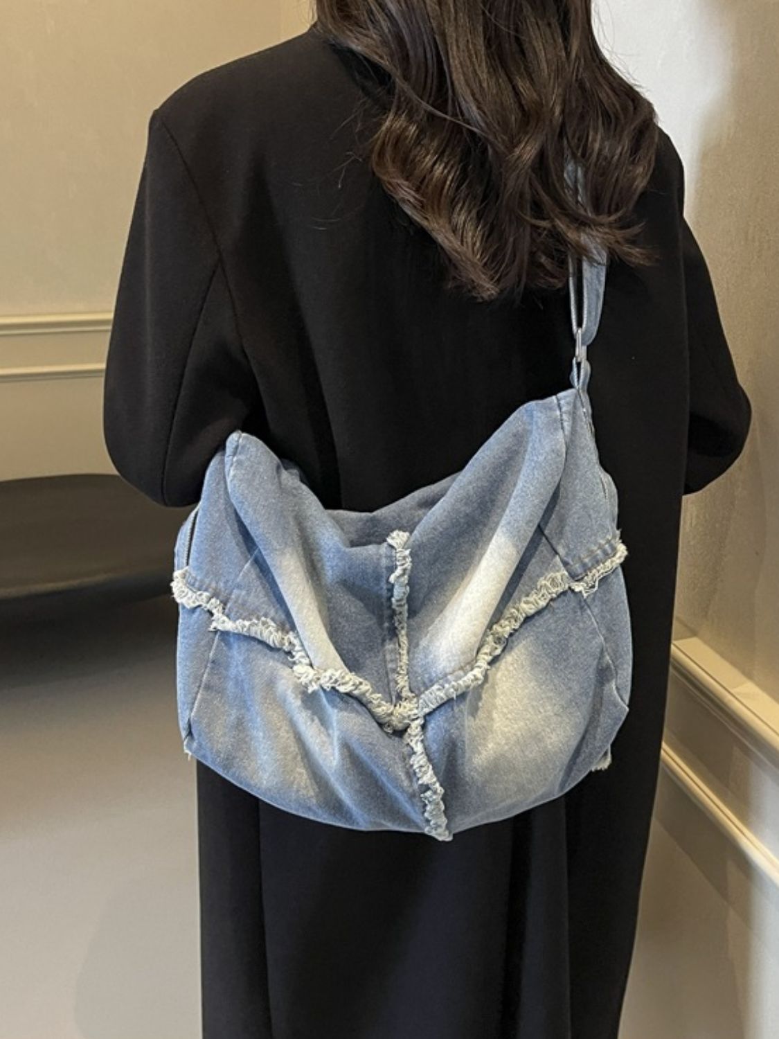 Raw Hem Gradient Crossbody Tas