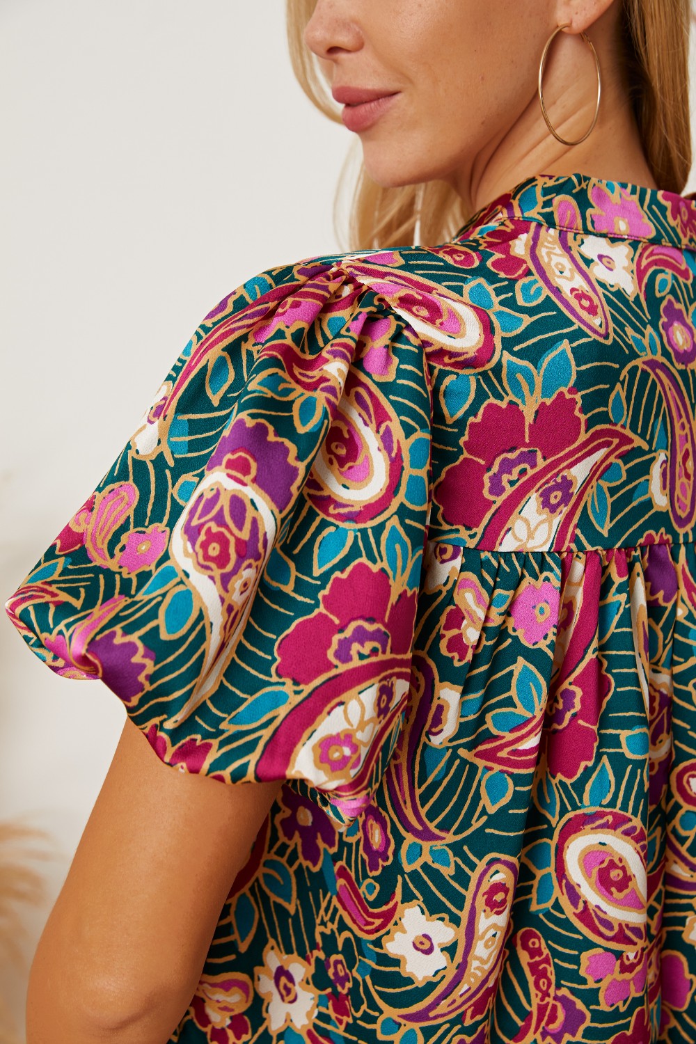 Blouse met bloemenkraag en korte mouwen