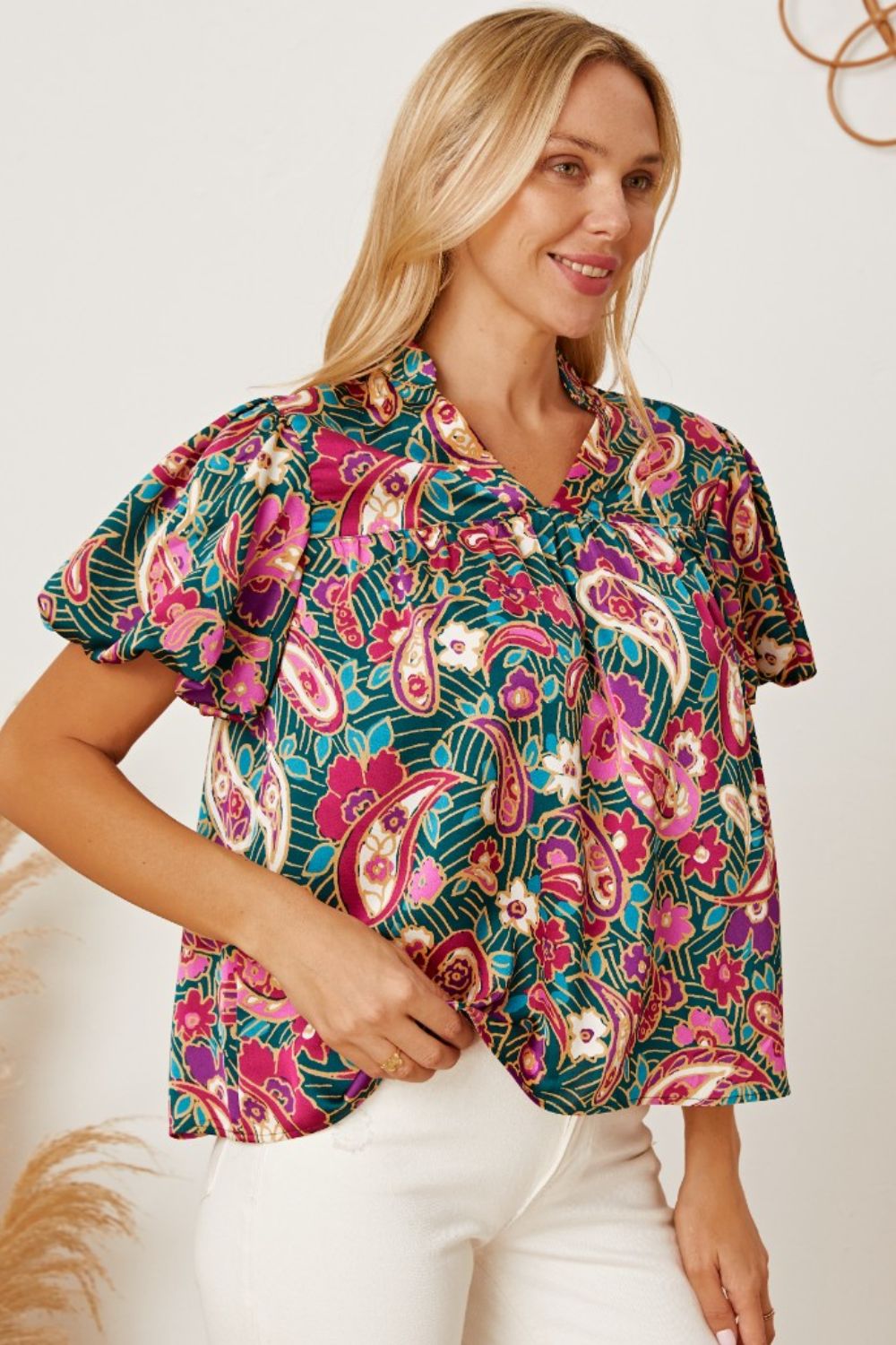 Blouse met bloemenkraag en korte mouwen