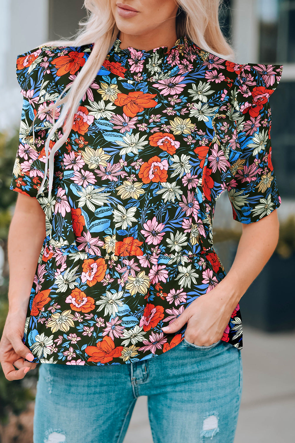 Blouse met ruches op de schouders en een kraagje